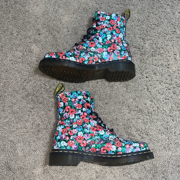 Dr. Martens 1460 Pascal Leather Lace-up Combat Boots Wild Poppy Red Floral 6 - Picture 3 of 9